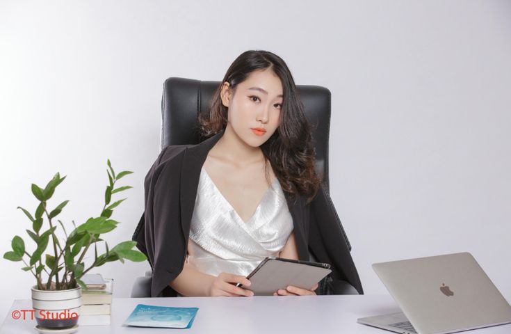 Giám đốc dịch vụ khách hàng j88